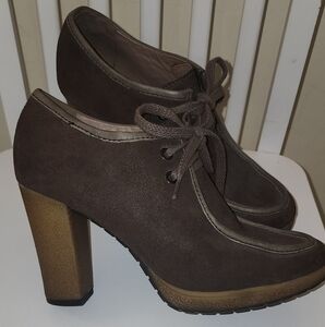 Elegant Brown Women's Heeled Shoes